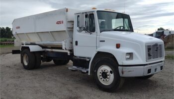 2001 Freightliner FL70 + 2001 Harsh 425