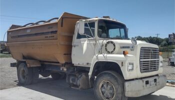 1987 Ford L8000 + Knight 3050