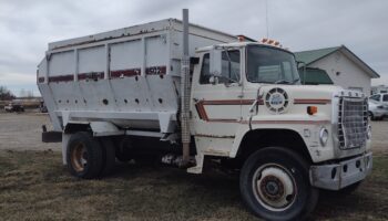 1983 Ford 8000 + 1988 Harsh 502